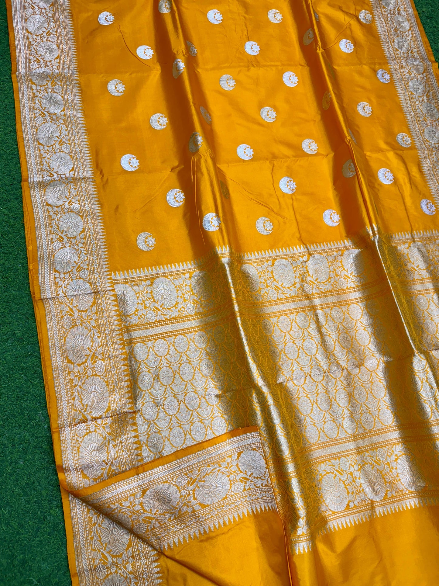 Banarasi handloom Khaddi pure Katan silk hand weaving saree.