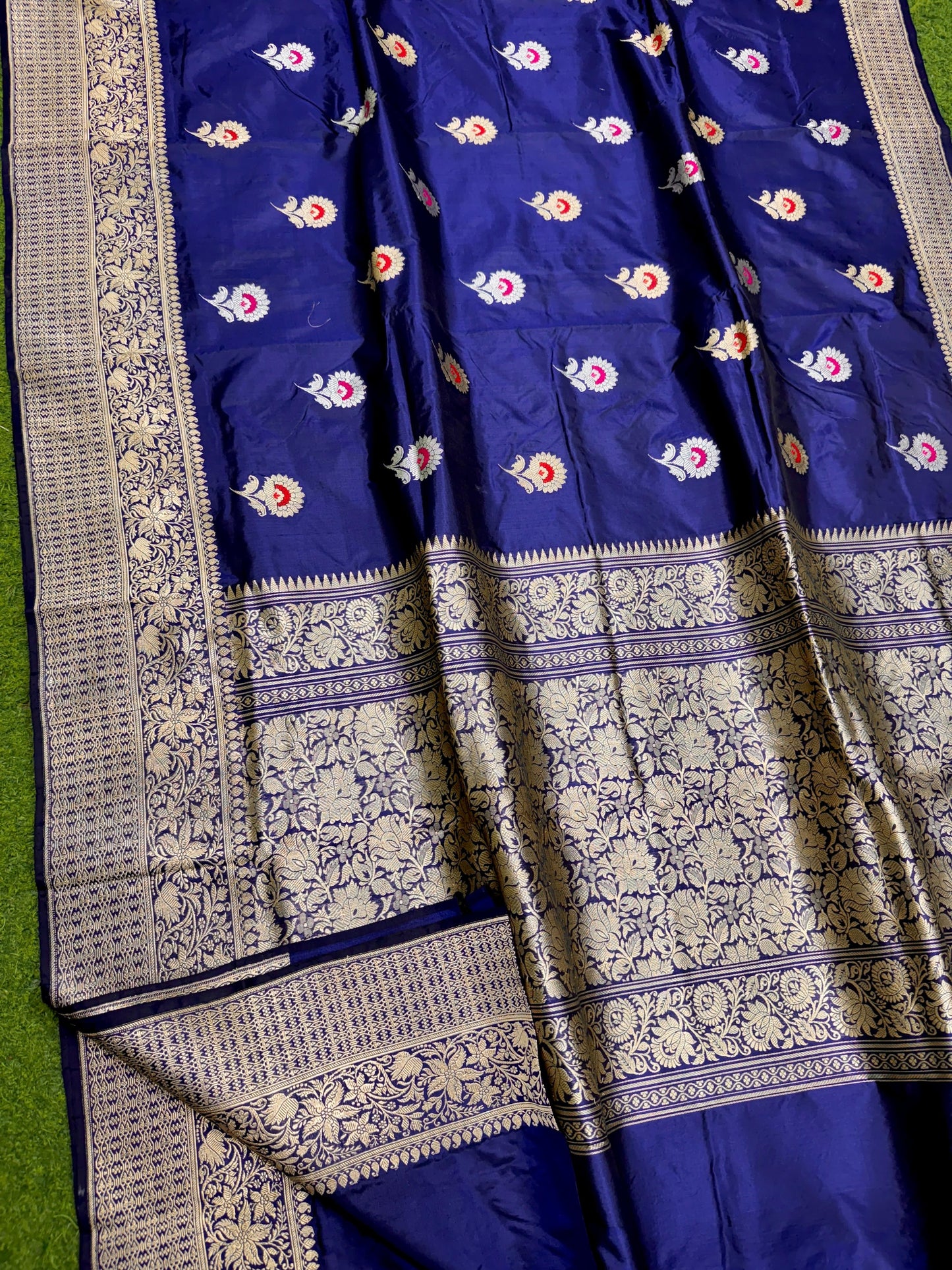 Banarasi handloom Khaddi pure Katan silk hand weaving saree.