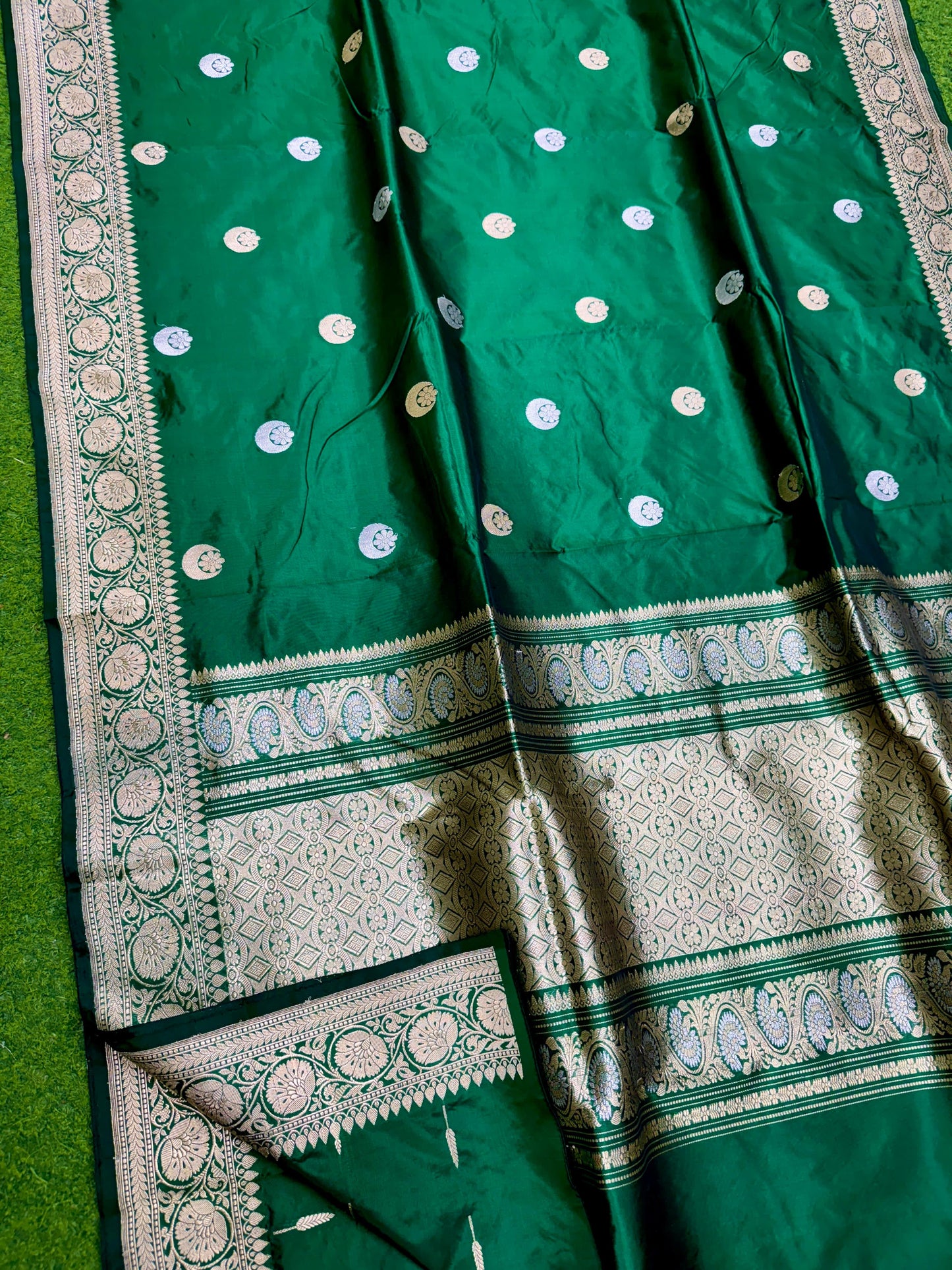 Banarasi handloom Khaddi pure Katan silk hand weaving saree.