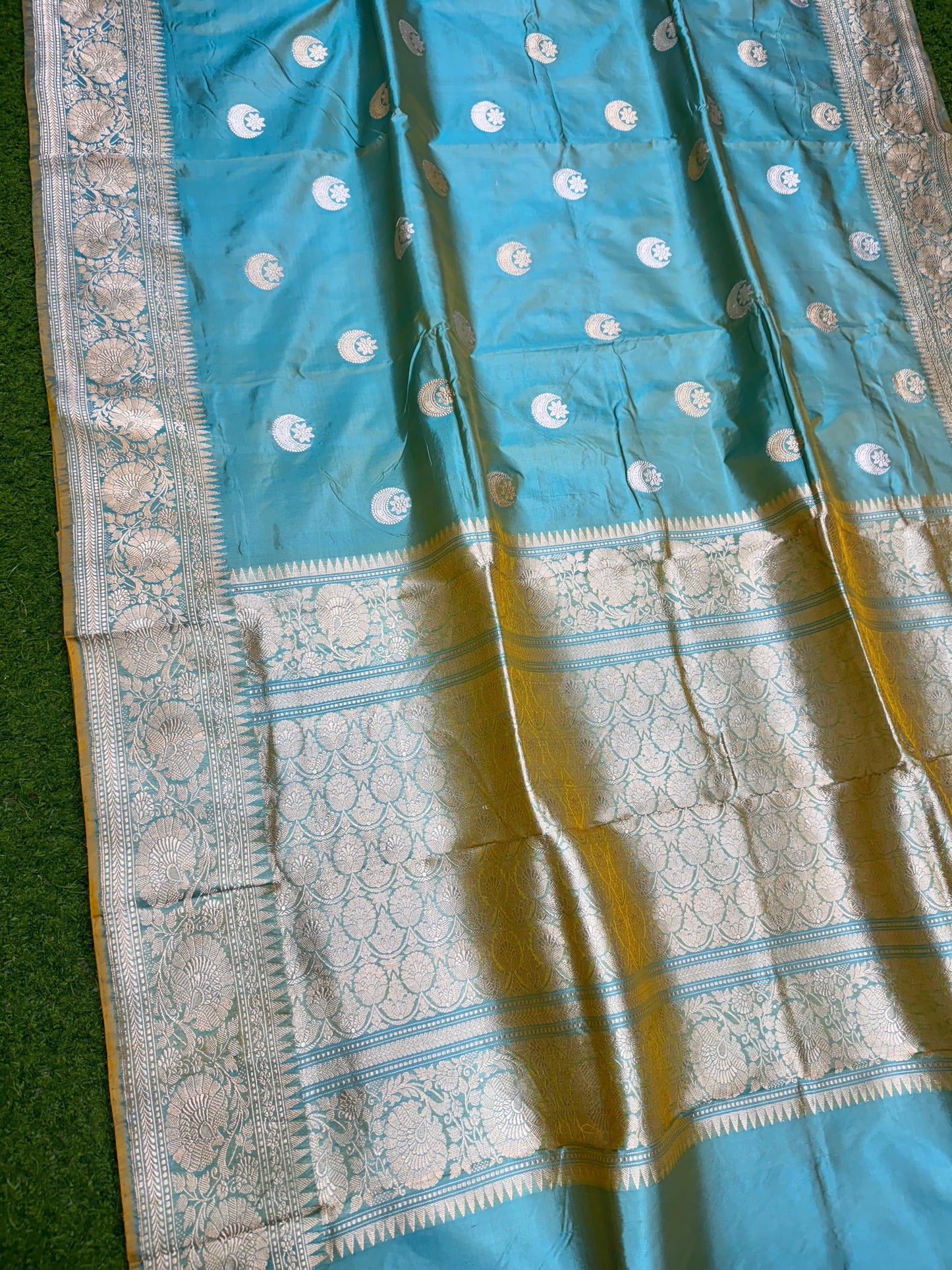 Banarasi handloom Khaddi pure Katan silk hand weaving saree.